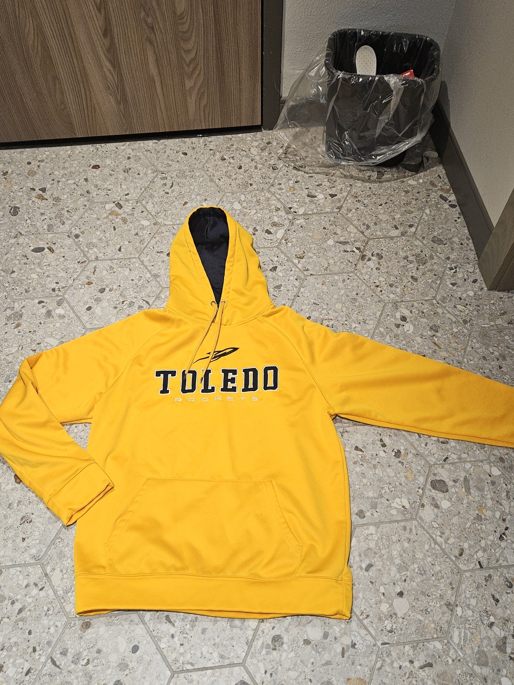 Colosseum Yellow Toledo Rockets Hoodie with Black Logo - Picture 7 of 10